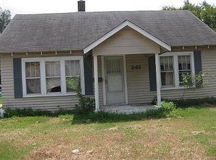 241 E Gladys St, Sikeston, MO 63801