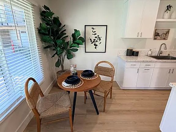 4th image of 00-15501 Pasadena Ave #207
