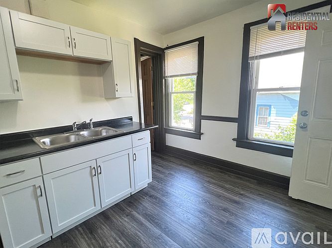 1st image of 3001 N 1st St
