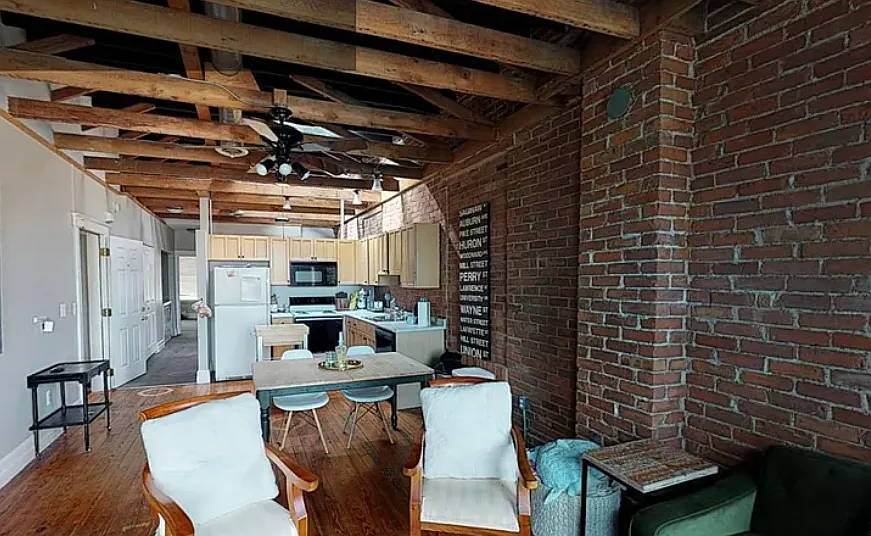 1 bed, 1000 sqft, $1,300 — Photo 2