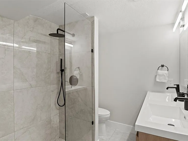 326 S Lime Ave — Photo 25