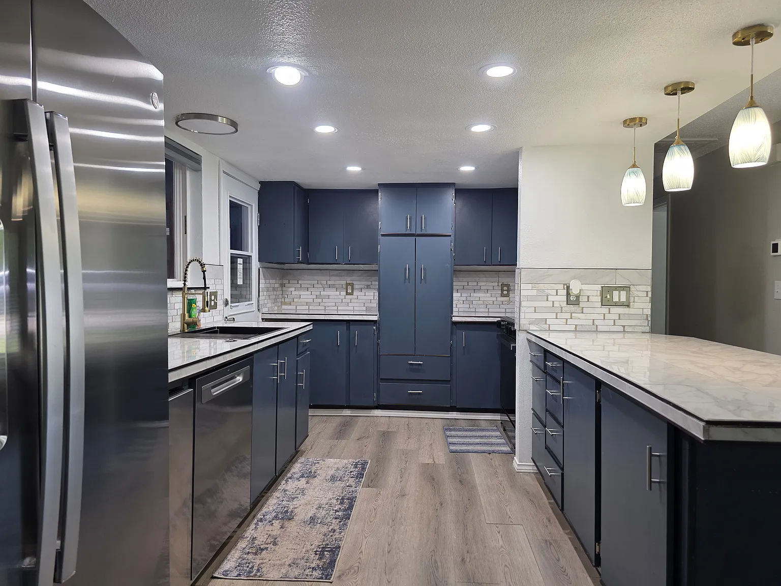 3 bed, 2036 sqft, $3,000 — Photo 2