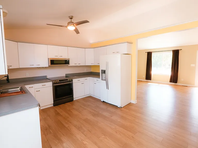 5780 Prentis Rd — Photo 3