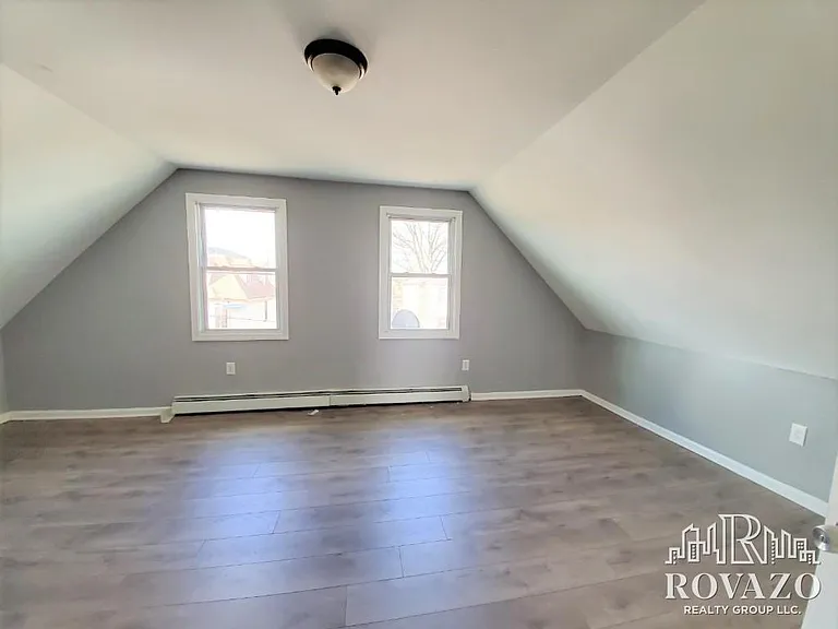 294 S 7th St #2A — Photo 6