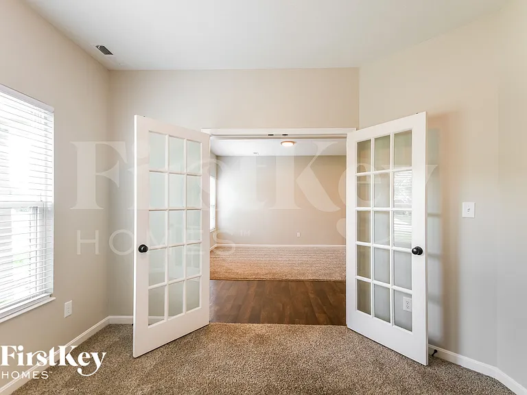 5593 W Woodhaven Dr — Photo 7