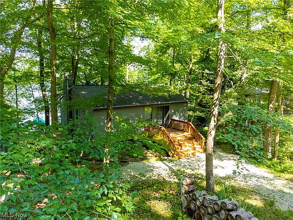 5th image of 33747 Goodrich Dr