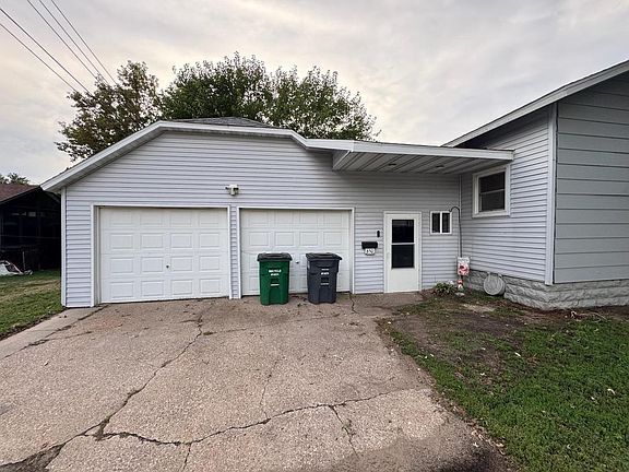 3rd image of 650 AVON STREET