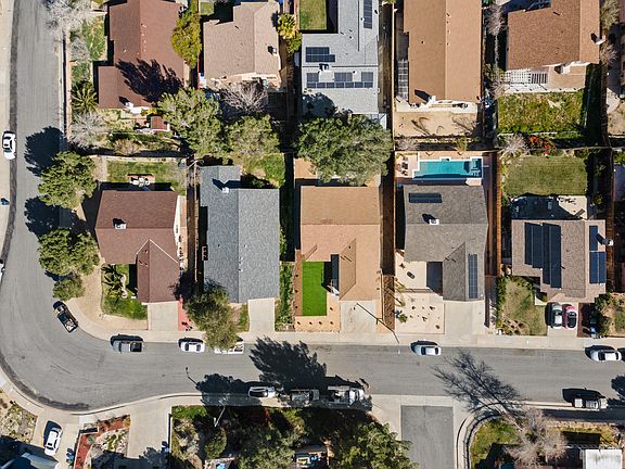 4th image of 36654 Santolina Dr