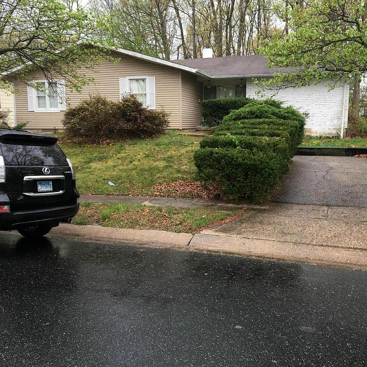 1st image of 423 Larkspur Dr