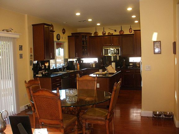 5th image of 948 Tudela Ct