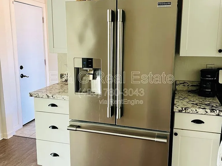 1711 W Montecito Ave — Photo 6