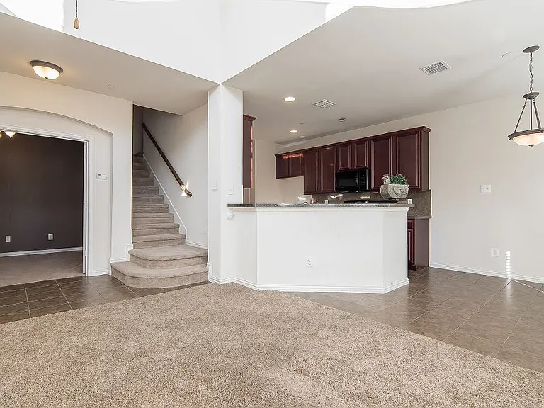 8740 Bigelow Dr — Photo 7