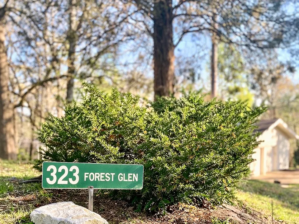323 Forrest Glen Rd