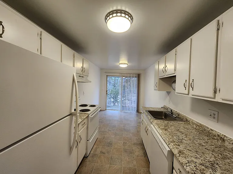 87D03 Ruby Rd #D03 — Photo 1