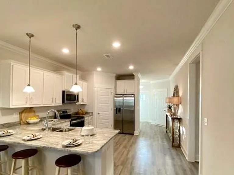 1878 Finch Ln — Photo 6