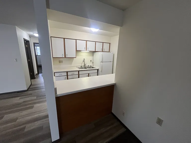 312 W Broadway St — Photo 22