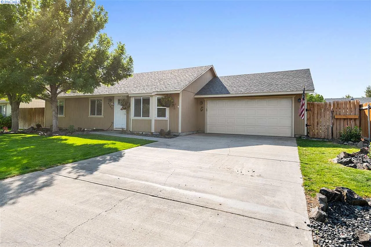 4785 Thrush Ln photo 1