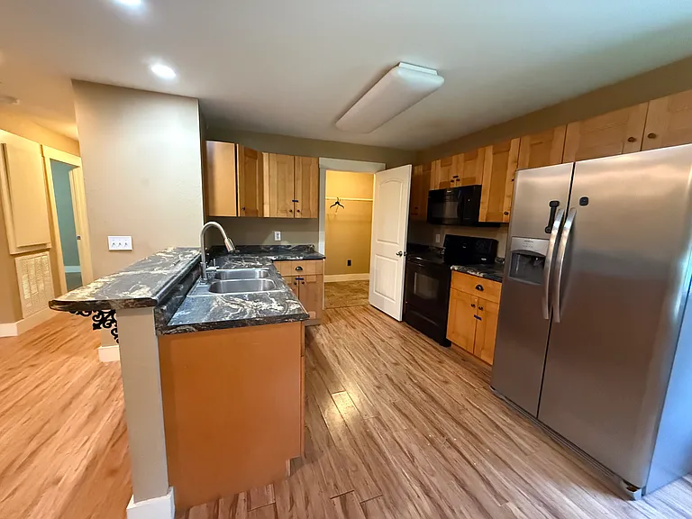 1403 Louise St NE — Photo 5