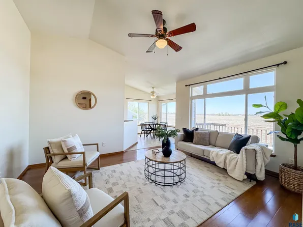 7004 W 50th St, Sioux Falls, SD 57106