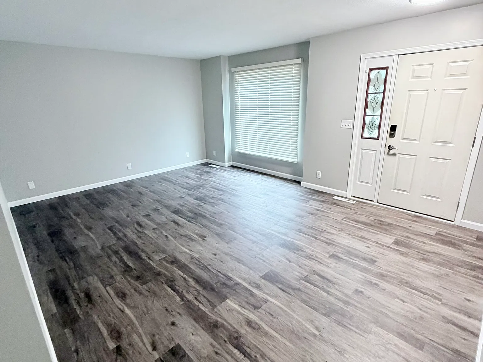 2 bed, 1.5 bath, 1263 sqft, $1,695 — Photo 3