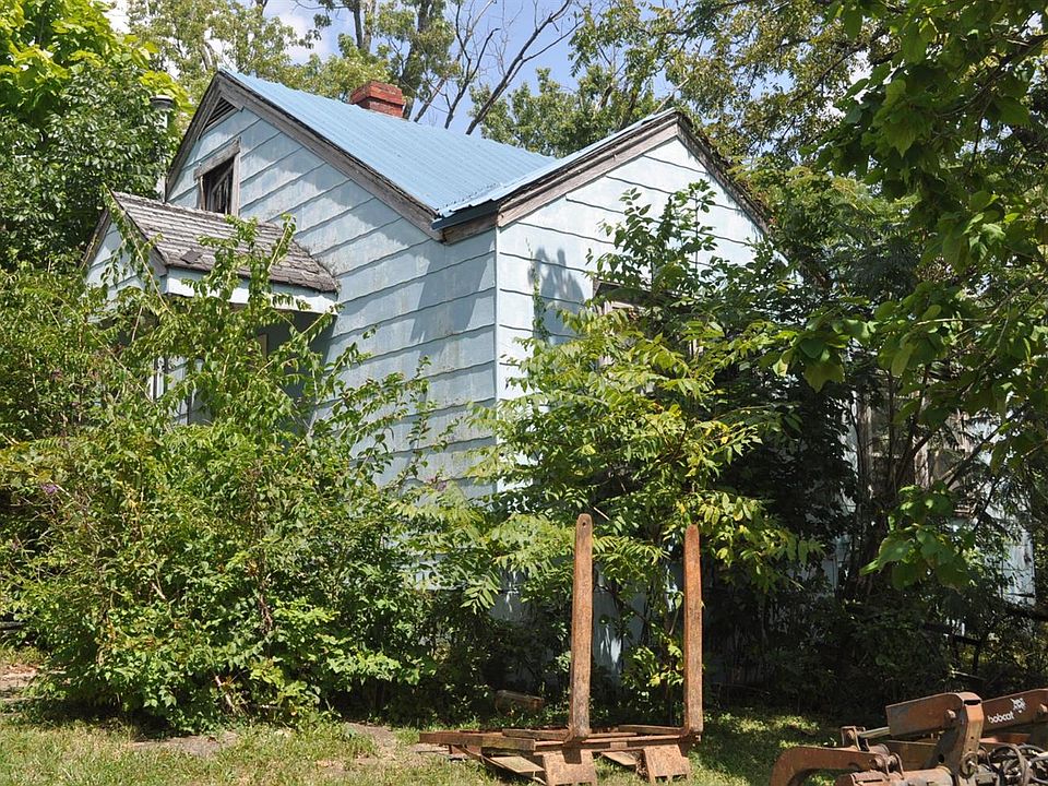 2nd image of 500 Devils Hollow Rd