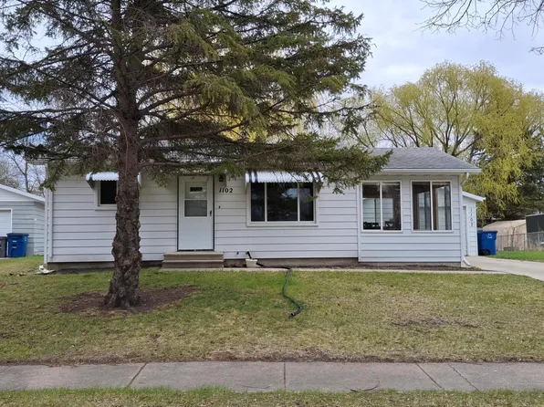 1102 19th St N, Moorhead, MN 56560