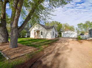 219 Cedar St S, Belle Plaine, MN 56011