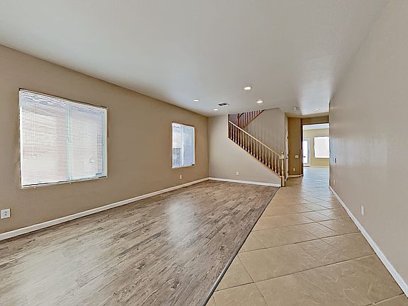4th image of 7040 Diver Ave