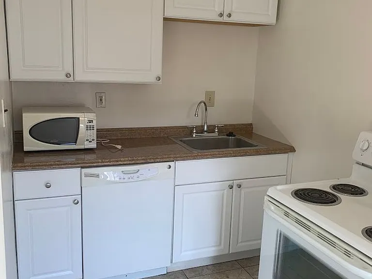 819 College Avenue — Photo 19