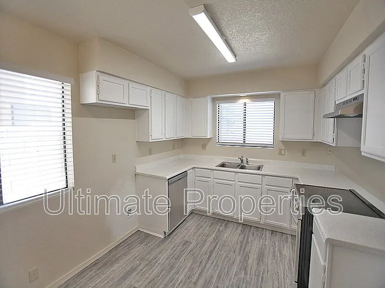 4645 N 99th Dr — Photo 6