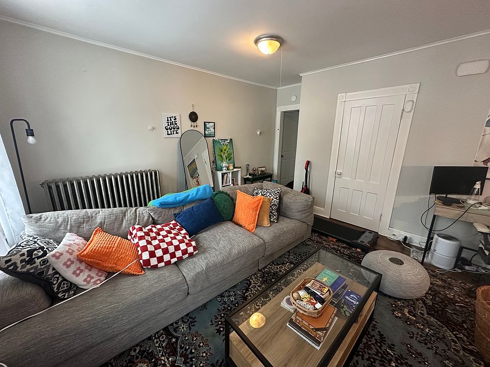1st image of 86 Van Dam St APT 2