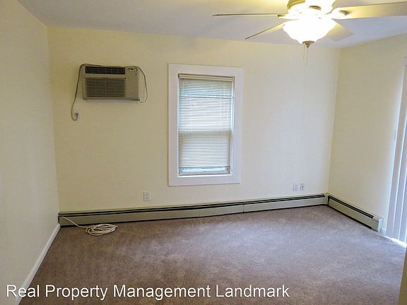 4th image of 14 Hillside Ave Floor 1