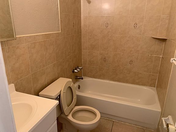 5th image of 8502 NW 35th St APT 7