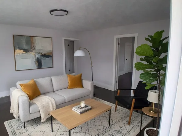 305 N Pershing Dr, Muncie, IN 47305