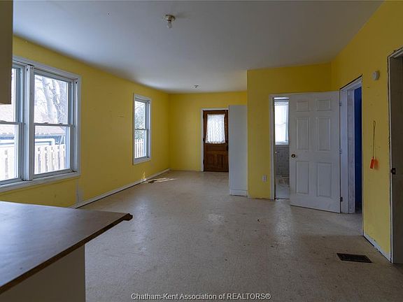 4th image of 45 Ebenezer St E