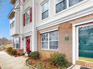 5 Boehm Dr, Parlin, NJ 08859