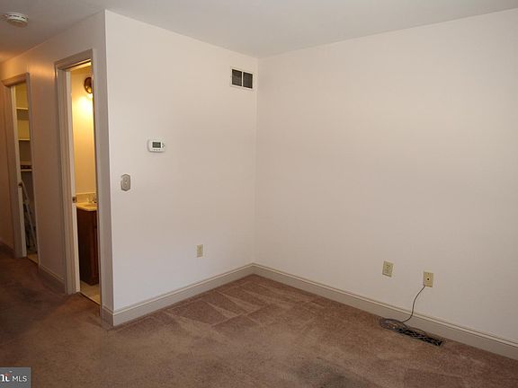 3rd image of 407 Williams St