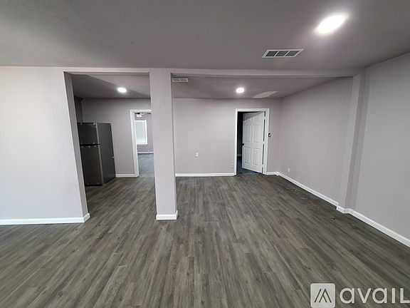 5th image of 711 Leyenda Dr