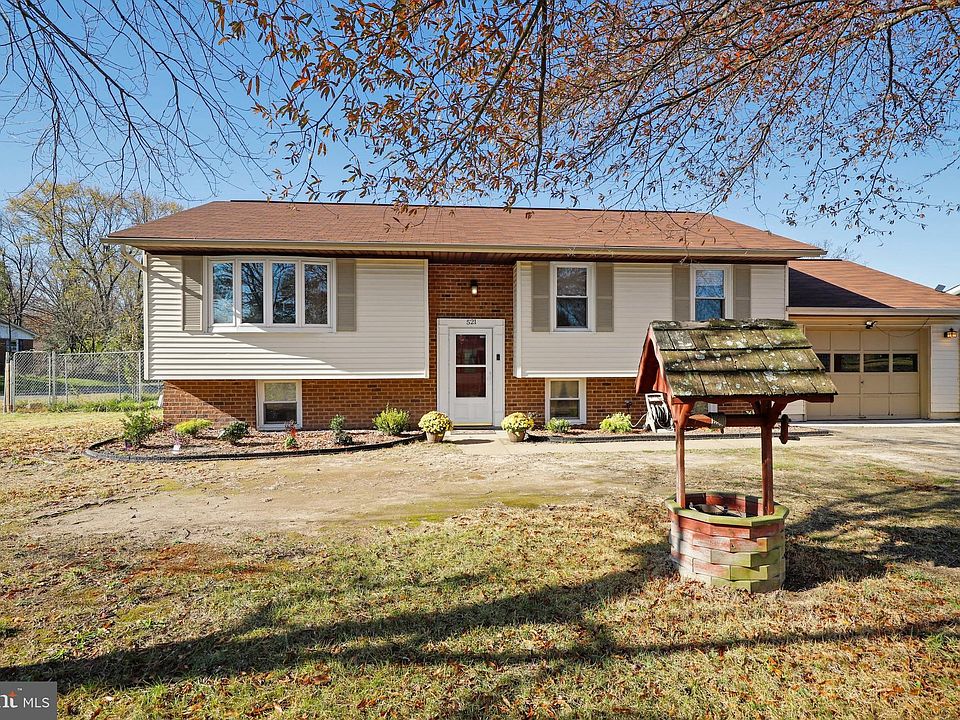 1st image of 521 Edwards Dr