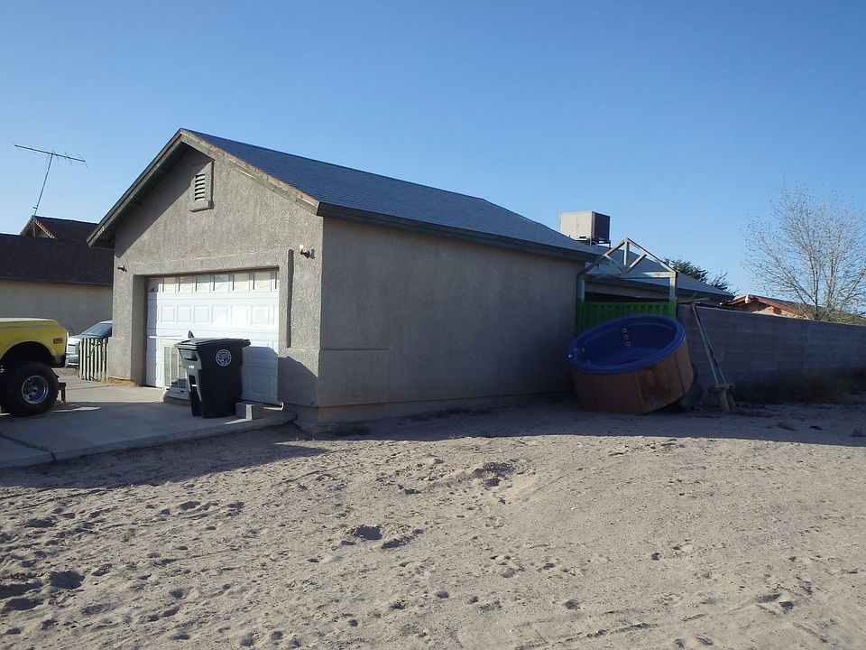 2nd image of 1466 E California St
