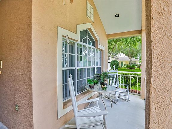 2nd image of 2119 Brandon Park Cir