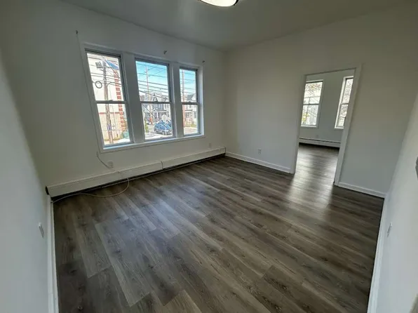 204 Arlington Avenue image 5 of 6