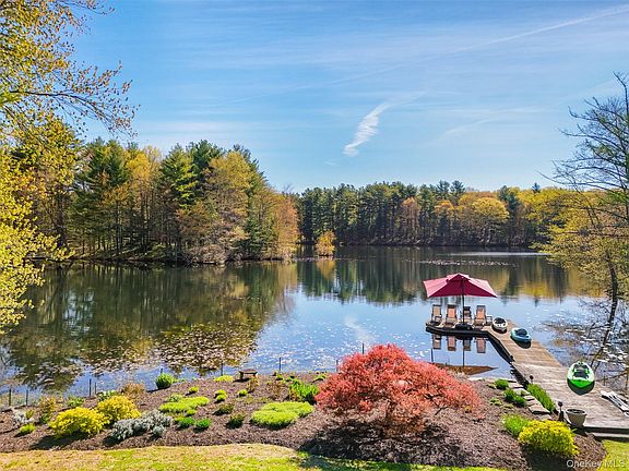 2nd image of 559 Pound Ridge Road