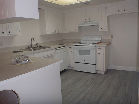 4th image of 2544-2550 S Sallee St