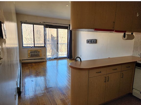 3rd image of 144-48 Roosevelt Ave Unit 5