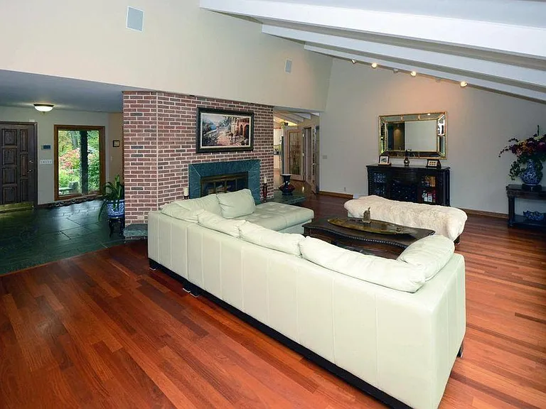 1 Raccoon Rd — Photo 10