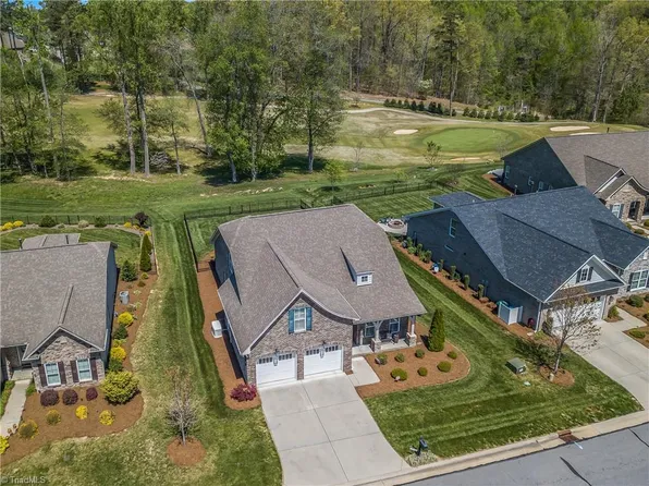 313 Saint James Dr, Winston Salem, NC 27107