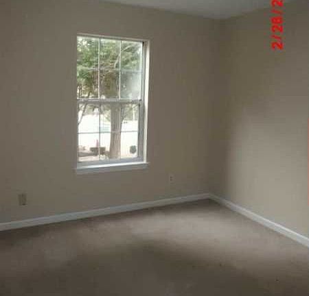 4th image of 505 Saint James Ct