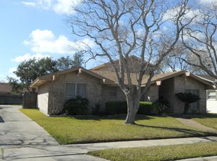 3705 Capri Dr, Corpus Christi, TX 78415