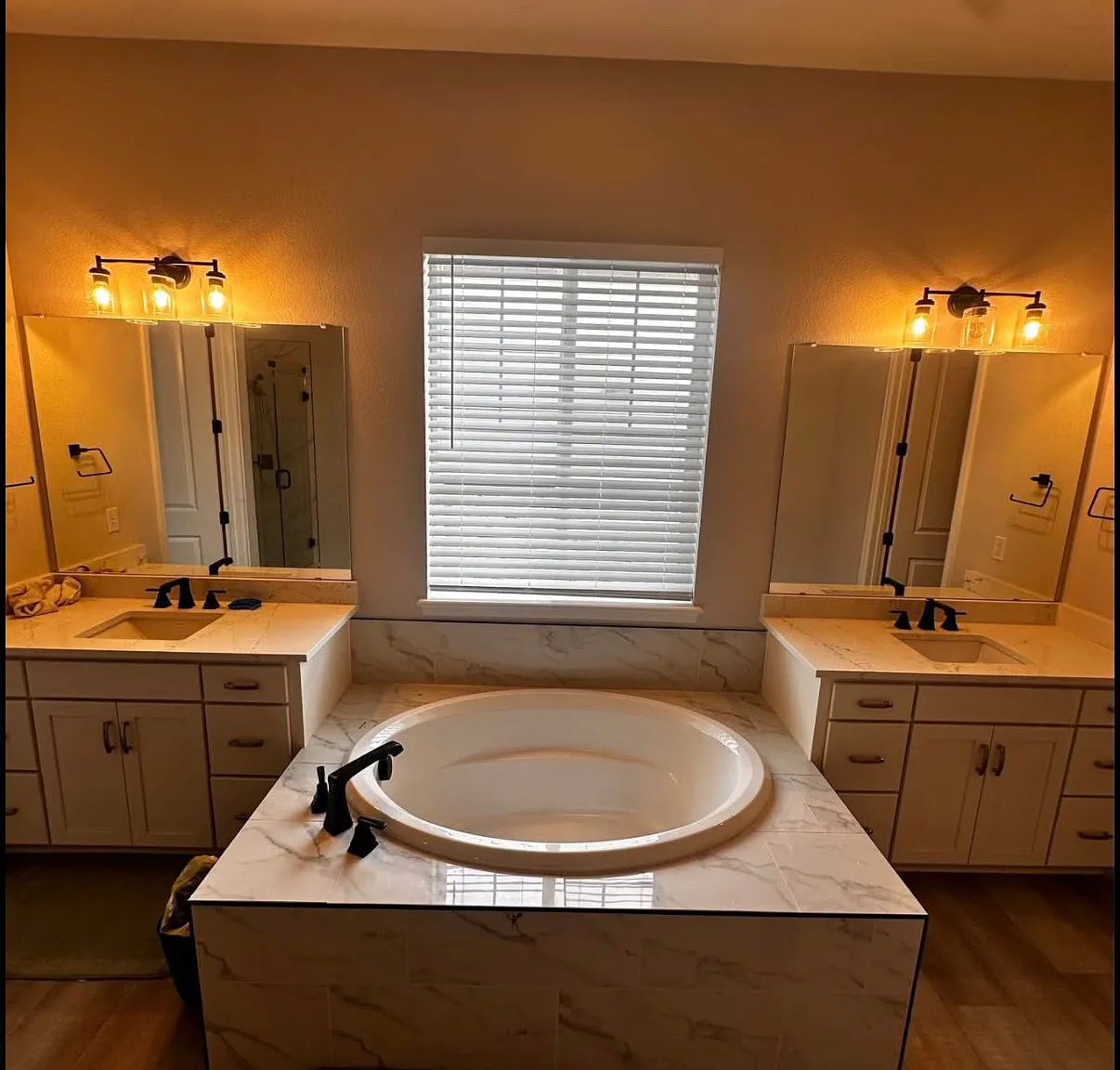2 bed, 1.5 bath, 5063 sqft, $1,500 — Photo 2